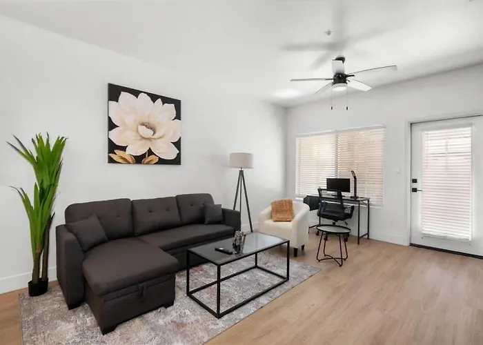 Stylish 2br-pool, Yoga Rm, Gym, Cabanas, Bbq,prkng Scottsdale