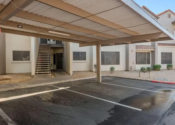 Stylish 2br-pool, Yoga Rm, Gym, Cabanas, Bbq,prkng