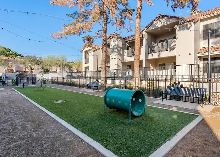 Apartment Stylish 2br-pool, Yoga Rm, Gym, Cabanas, Bbq,prkng Scottsdale